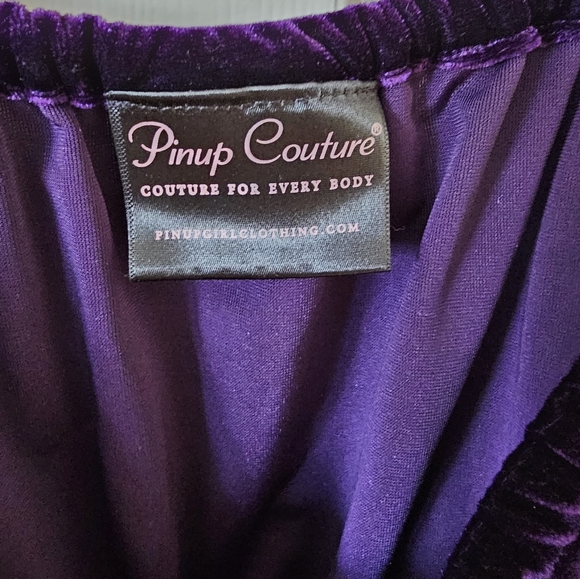 Pinup Couture Velvet Peasant Top - Picture 2 of 3